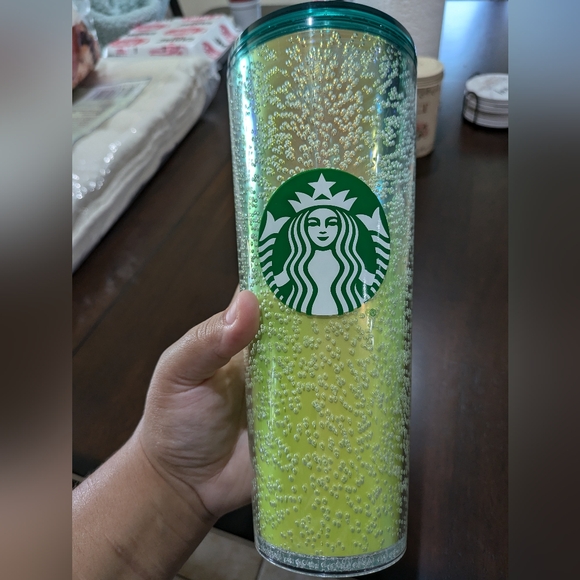 Fizzy Starbucks tumbler - Picture 2 of 2